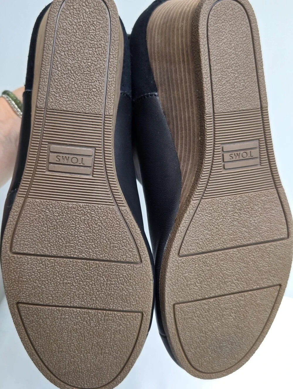 Toms nwot women